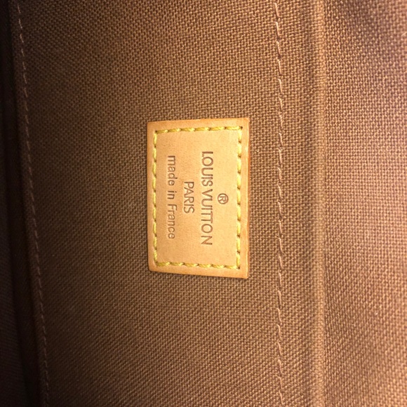 Louie Vuitton clutch - Picture 4 of 8